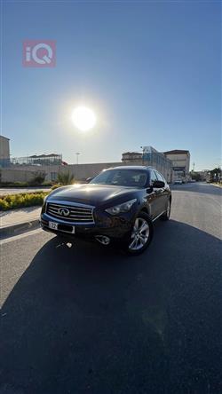 Infiniti QX70
